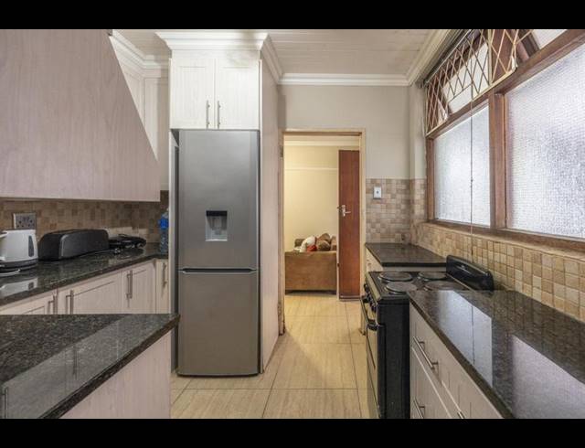 2 BEDROOM APARTMENT FOR SALE IN SUNNYSIDE